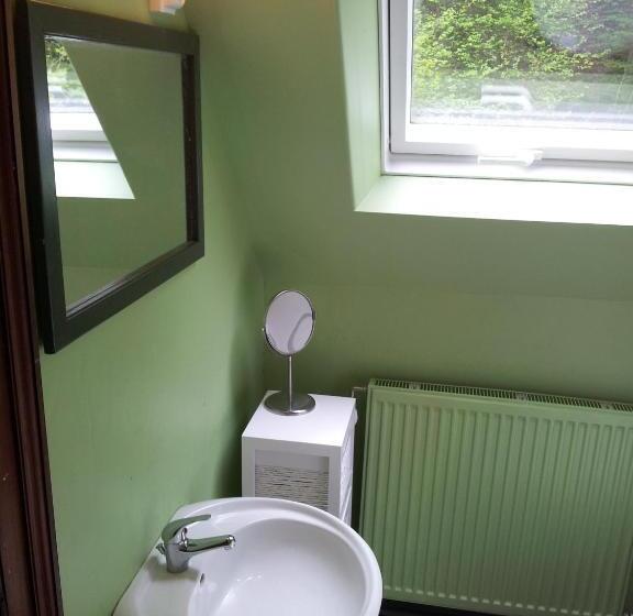 デラックスルーム, New Castle