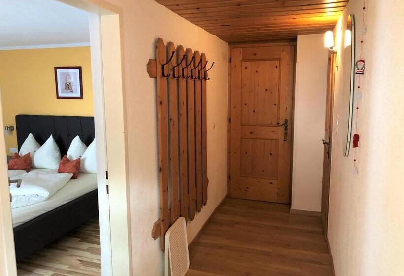 Апартаменты 1 Спальня с Видом, Schlossnerhof