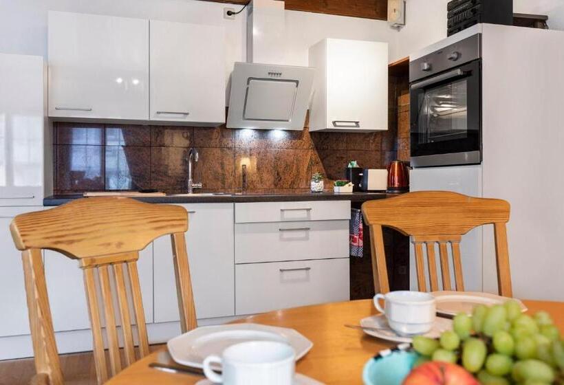 דירת שני חדרים, Sonnenstube Hagnau