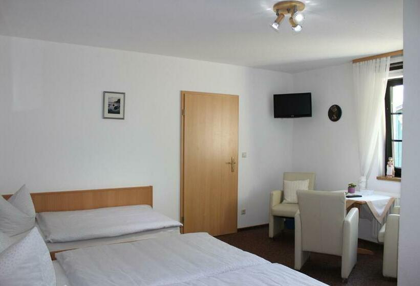 חדר סטנדרט לשלושה, Gästehaus Zum Felsenkeller