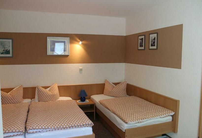 חדר סטנדרט לשלושה, Gästehaus Zum Felsenkeller