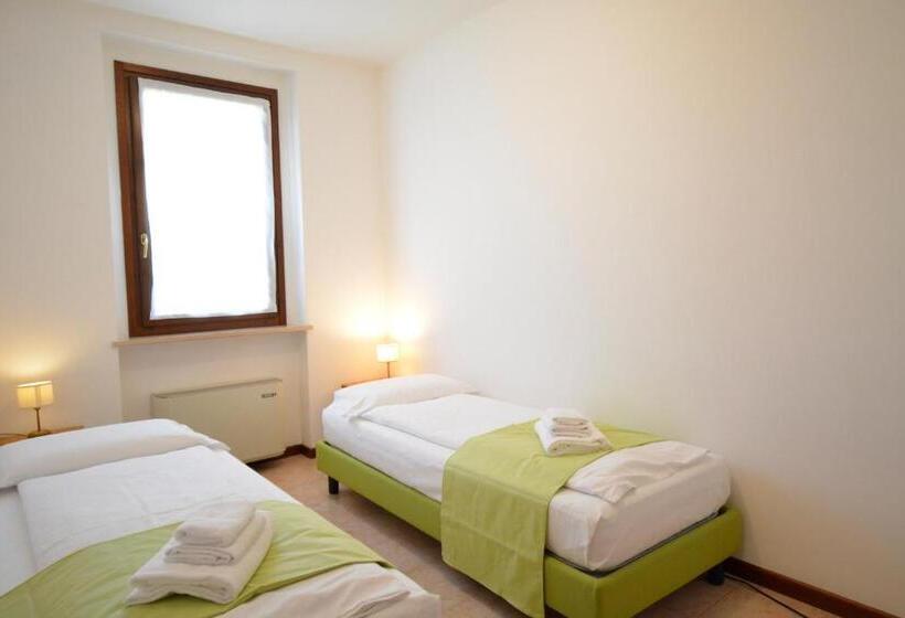 带1个卧室带泳池的公寓, Residenza Corte Casara