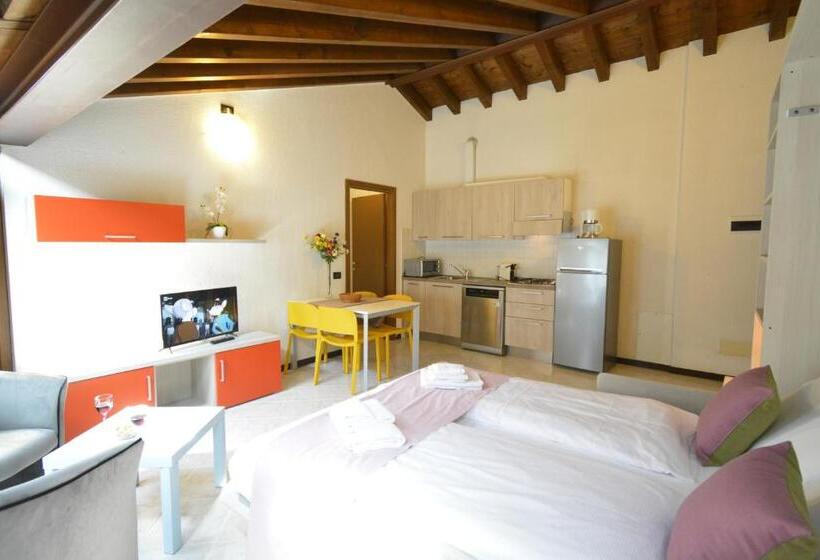 스탠다드 스튜디오, Residenza Corte Casara