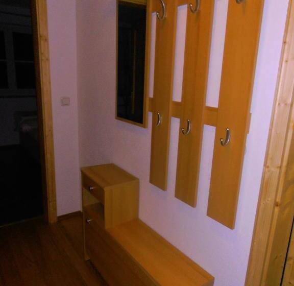 شقة غرفة واحدة, Haus Kendlinger