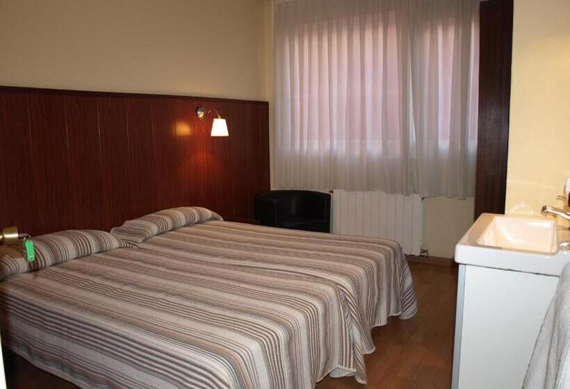 اتاق استاندارد با سرویس بهداشتی مشترک, Hostal Bejar