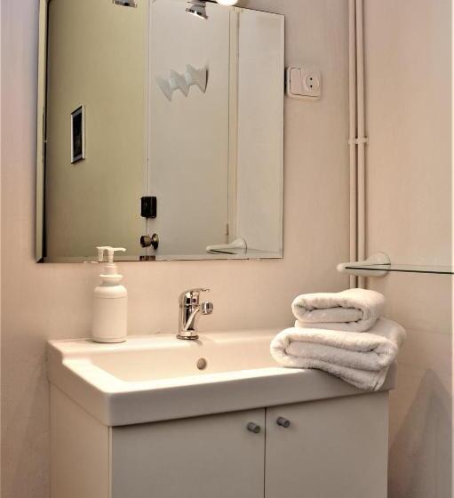 اتاق استاندارد یک تخته با سرویس بهداشتی مشترک, Hostal Bejar