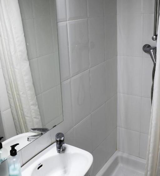 اتاق استاندارد یک تخته با سرویس بهداشتی مشترک, Hostal Bejar