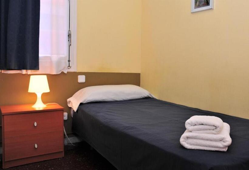 Номер Стандарт Индивидуальный Совместная Ванная, Hostal Bejar