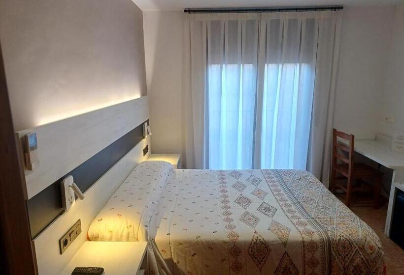 Номер Стандарт, Hostal Restaurante El Castillo