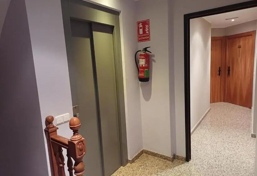スタンダード４人部屋, Hostal Restaurante El Castillo