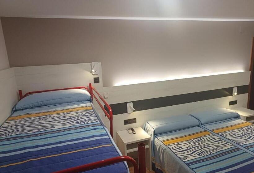 غرفة قياسية رباعية, Hostal Restaurante El Castillo