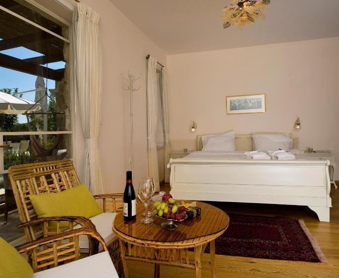 Suite, Jasmine Mansion