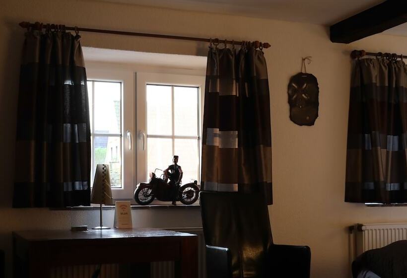 컴포트 룸, Zum Alten Krug