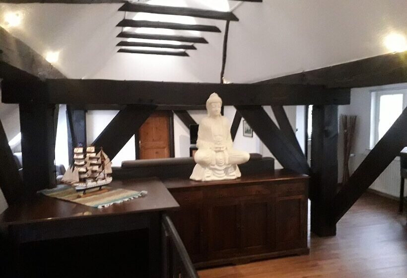 컴포트 룸, Zum Alten Krug