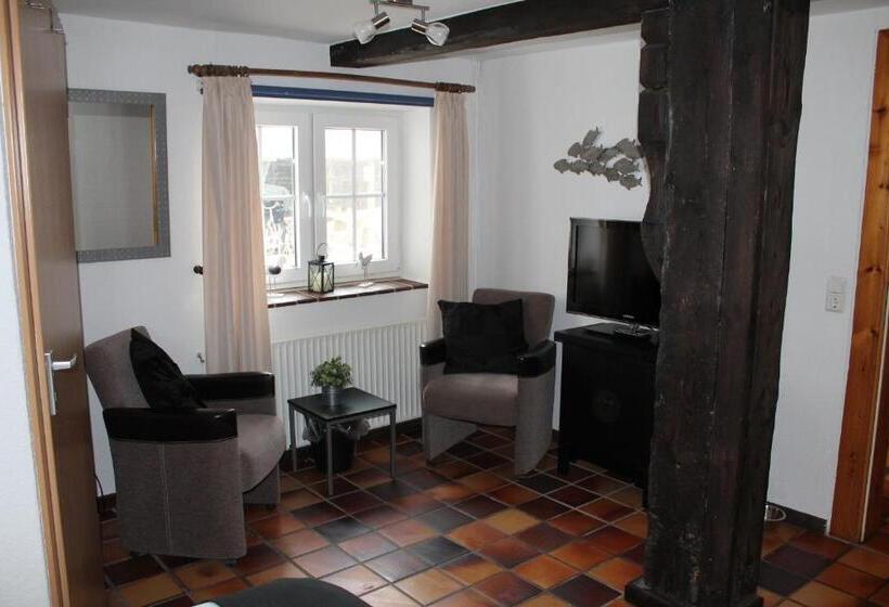 기본룸, Zum Alten Krug