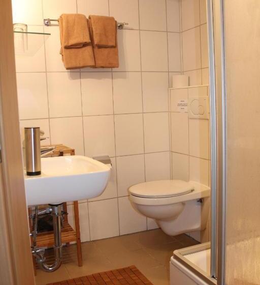 기본룸, Zum Alten Krug