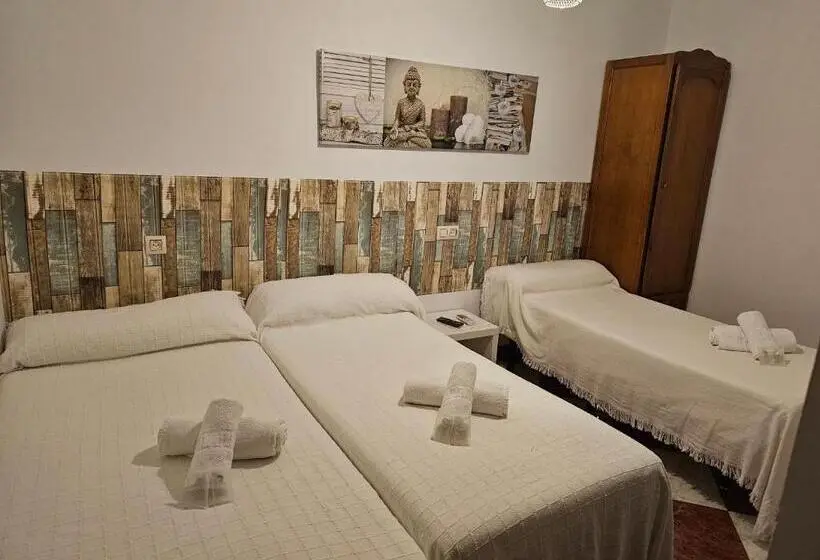 Basis 3-Bett-Zimmer, Pension Hidalgo 1