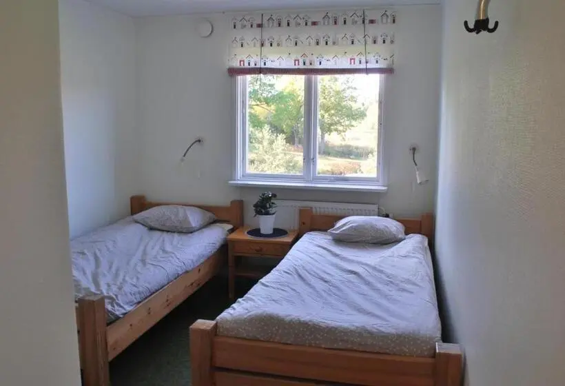 Orta Banyolu Üç Kişilik Standart Oda, Solviken Tranås Hostel