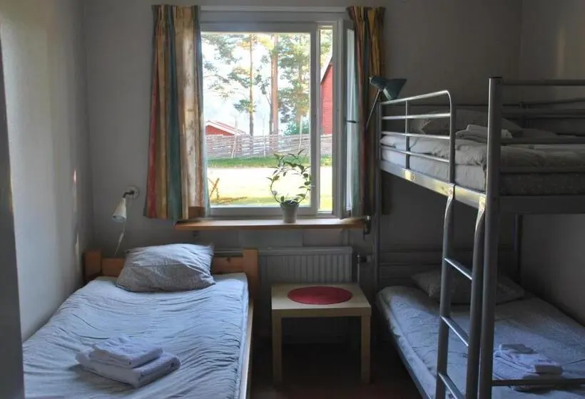 Orta Banyolu Üç Kişilik Standart Oda, Solviken Tranås Hostel
