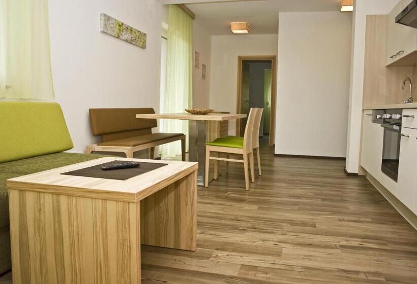 带阳台两卧公寓, Apartments Kristan