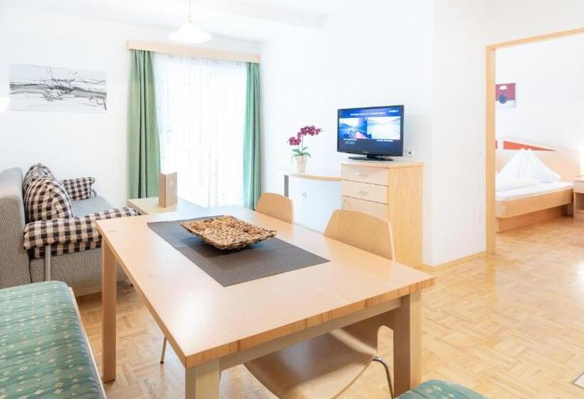 带阳台两卧公寓, Apartments Kristan