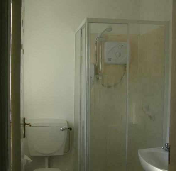 四人标准间, Killurin Lodge