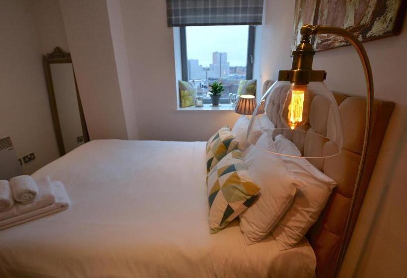 شقة غرفة واحدة, Cranbrook House Apartments   Near Ice Arena