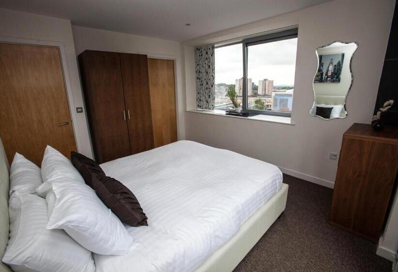 شقة غرفتين, Cranbrook House Apartments   Near Ice Arena