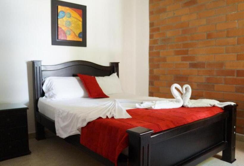 بانگلوی استاندارد, Hostería Fundadores