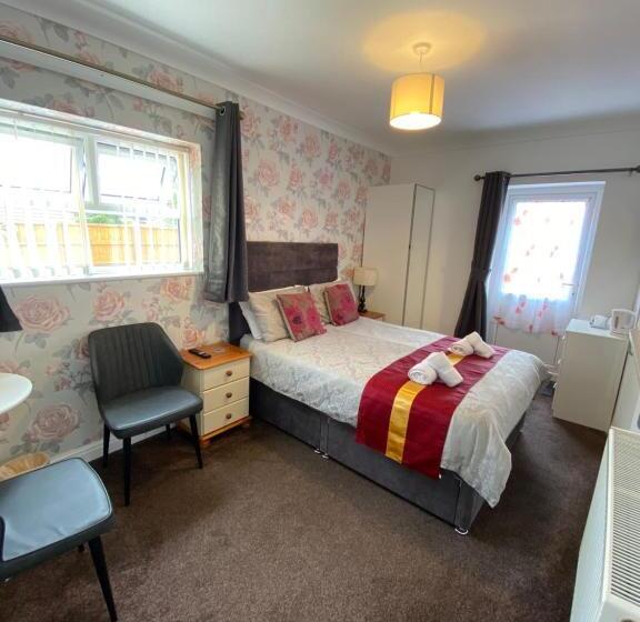 스탠다드 룸, The Homestar