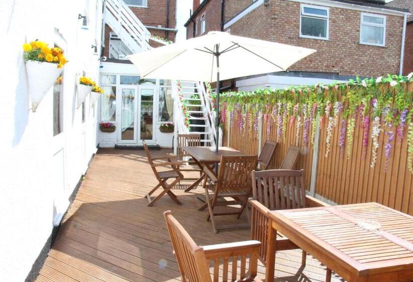 패밀리 룸, The Homestar