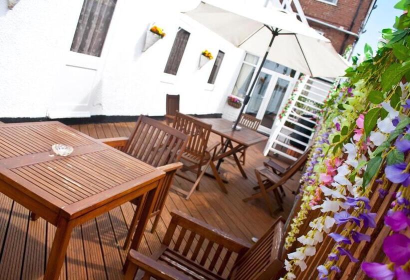 스탠다드 싱글 룸 공동욕실, The Homestar