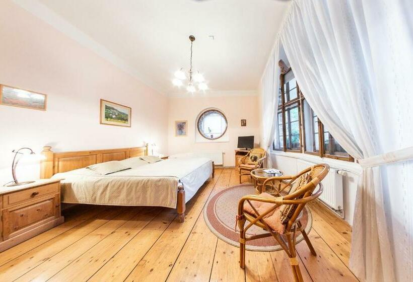 غرفة قياسية, Villa A. Malka