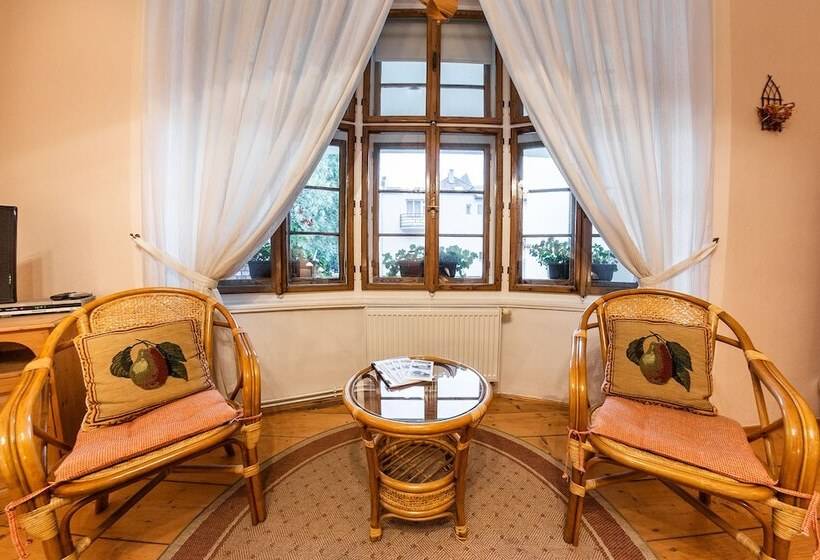 غرفة قياسية, Villa A. Malka