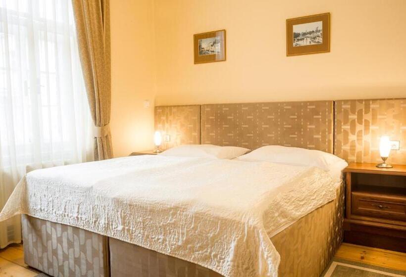 غرفة قياسية, Villa A. Malka