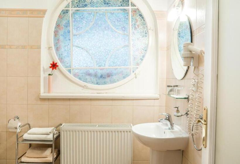 غرفة قياسية, Villa A. Malka