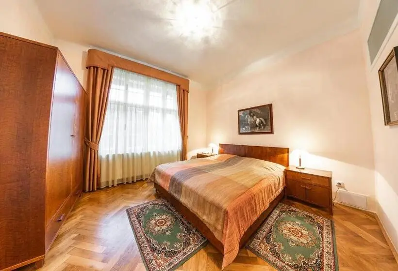 Sviitti, Villa A. Malka