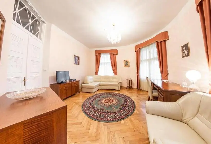 Sviitti, Villa A. Malka