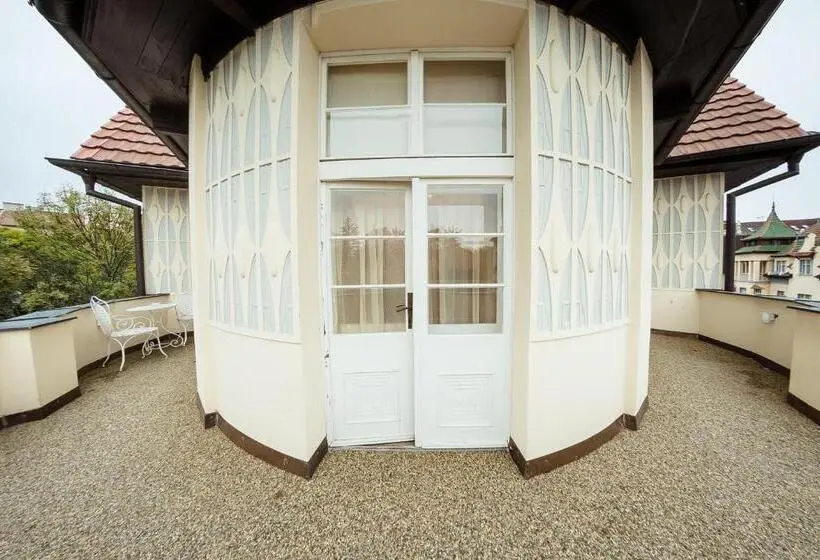 Sviitti, Villa A. Malka