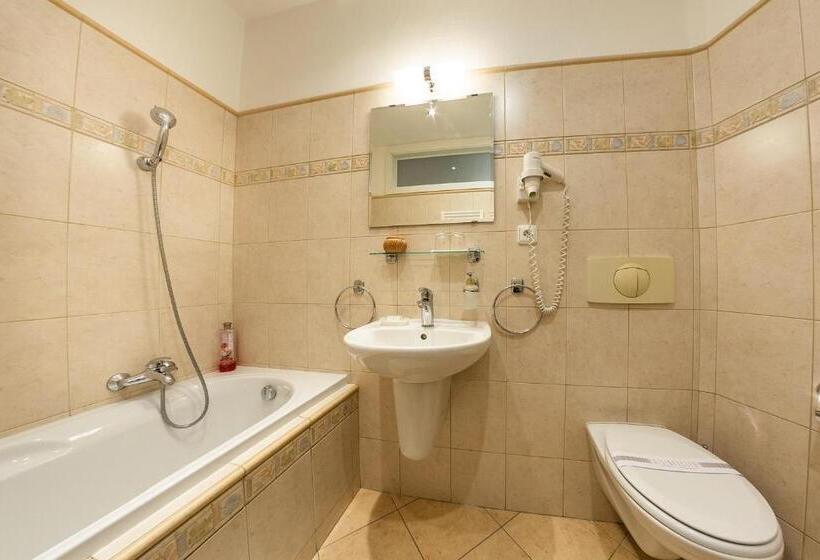 جناح, Villa A. Malka