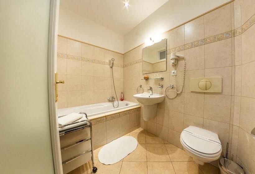 جناح, Villa A. Malka