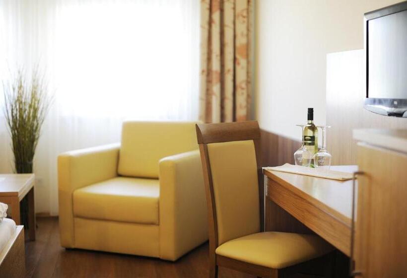 Семейный Номер, Pension Zur Sonne