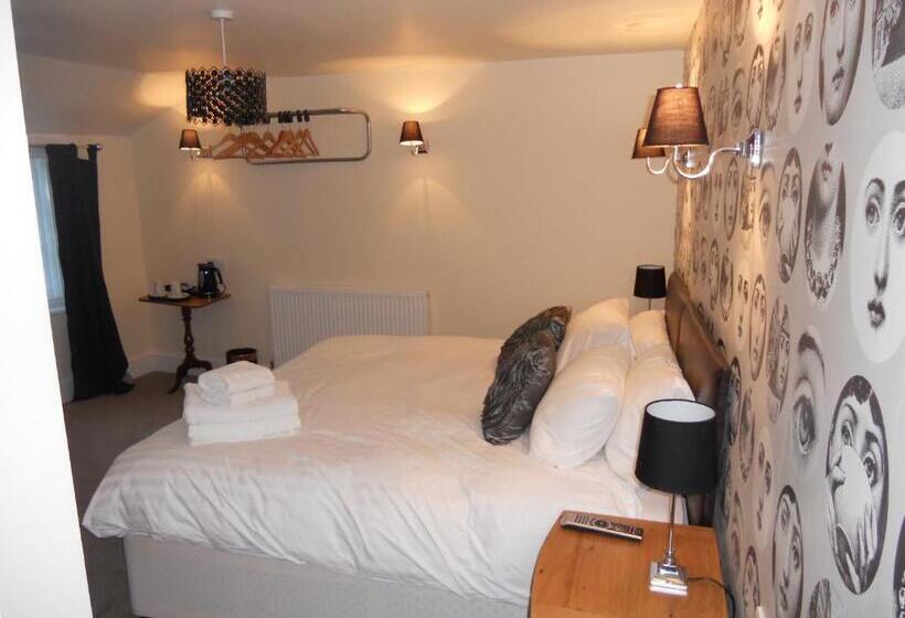 חדר בסיסי, The Union Inn