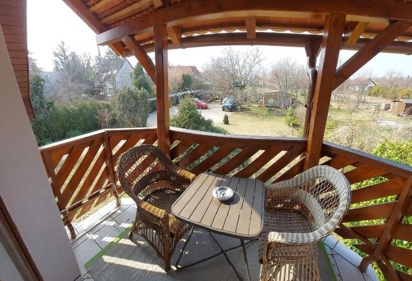 バルコニー付きスタンダードルーム, Emil Porta