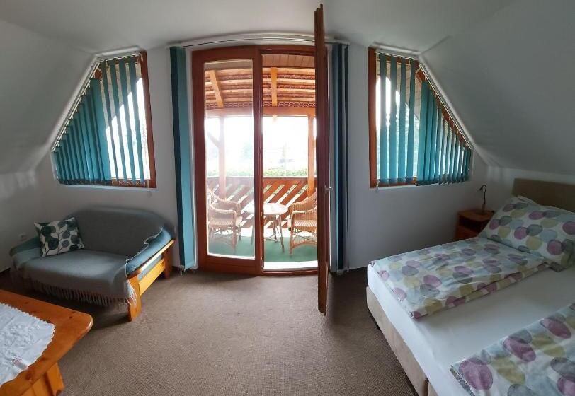 バルコニー付きスタンダードルーム, Emil Porta