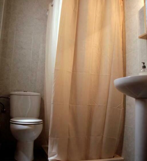 غرفة قياسية فردية, El Aceitón