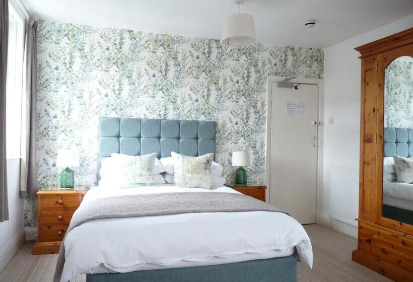 古典房间, The Cliffbury