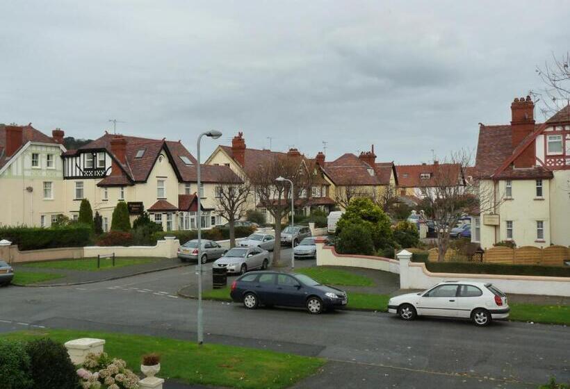 高级套房, The Cliffbury