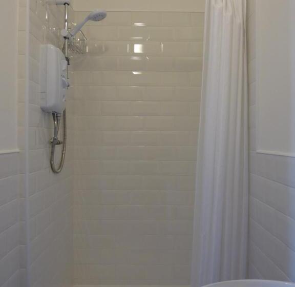 高级套房, The Cliffbury