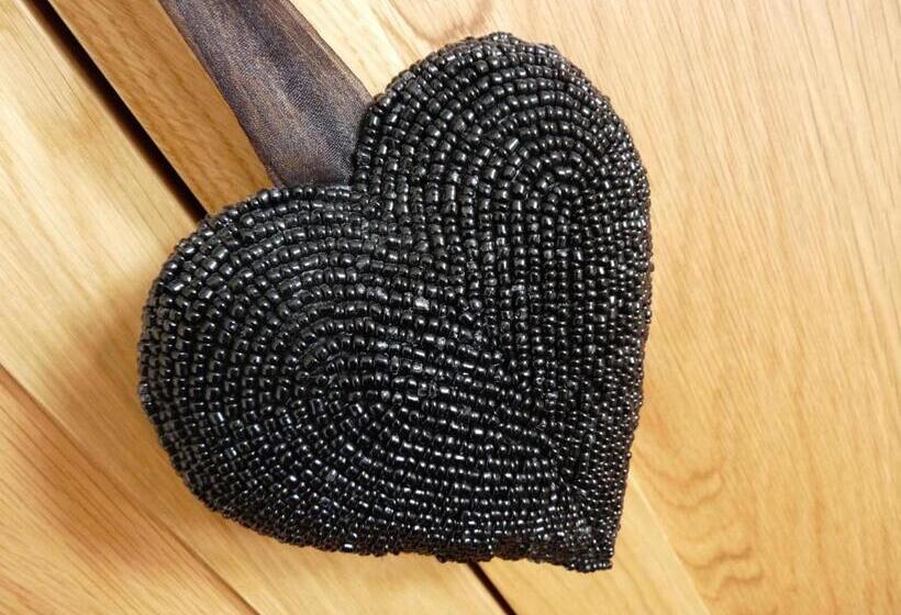 高级客房, The Cliffbury